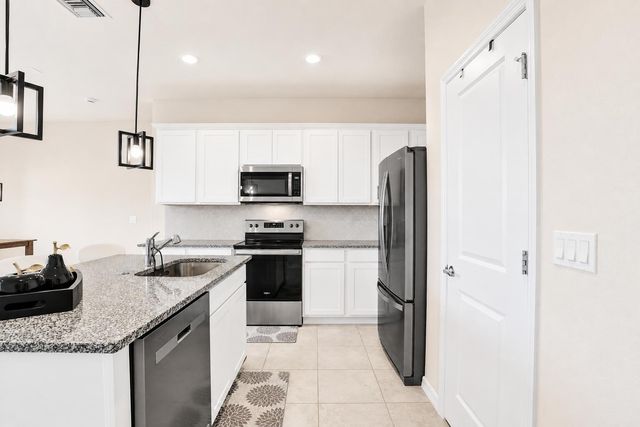 2909 OLIVIA Avenue, Lauderdale Lakes, FL 33311