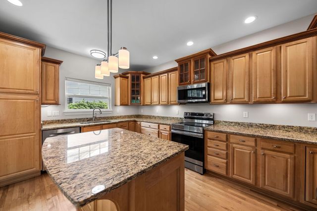 1917 Garland Circle Drive, Valparaiso, IN 46383