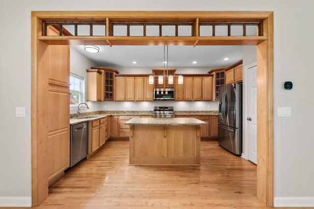 1917 Garland Circle Drive, Valparaiso, IN 46383