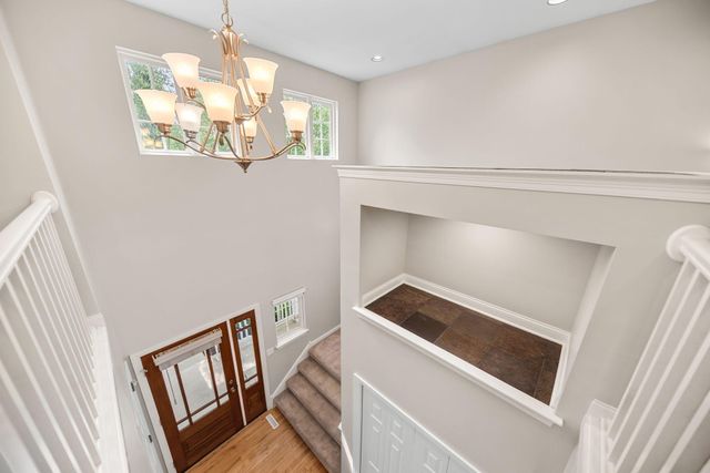 1917 Garland Circle Drive, Valparaiso, IN 46383