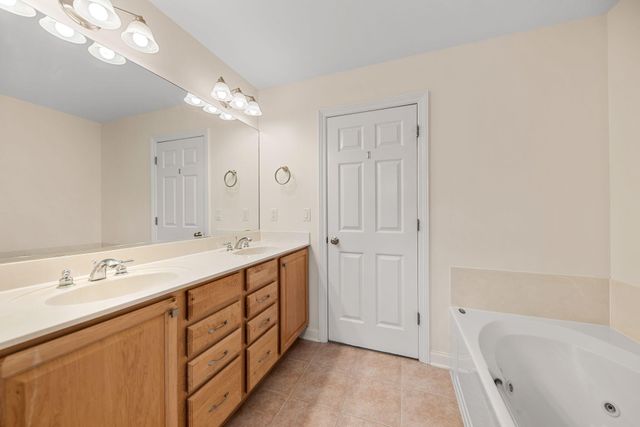 1917 Garland Circle Drive, Valparaiso, IN 46383