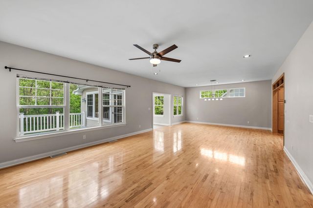 1917 Garland Circle Drive, Valparaiso, IN 46383