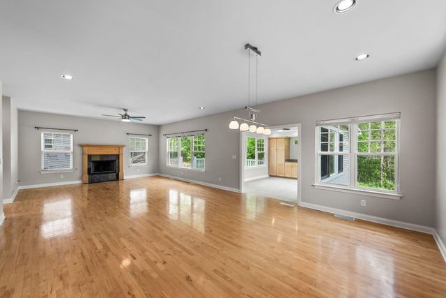 1917 Garland Circle Drive, Valparaiso, IN 46383