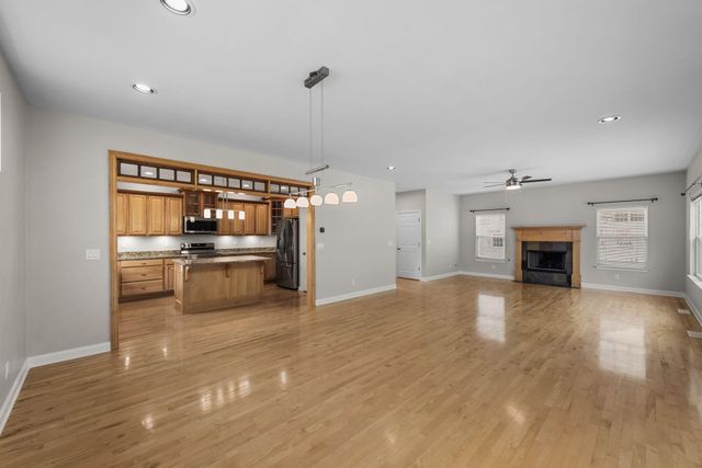 1917 Garland Circle Drive, Valparaiso, IN 46383