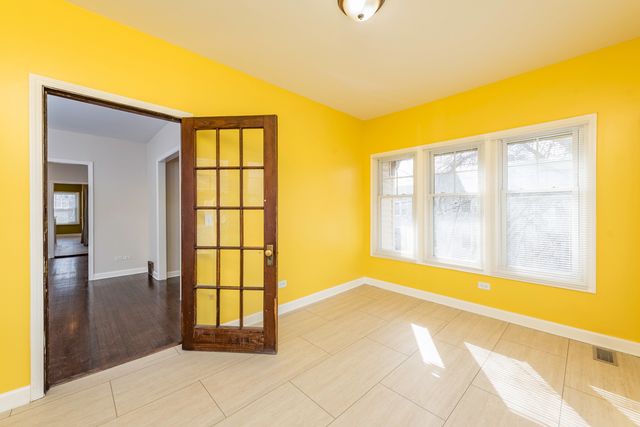 515 2nd Street 2, Waukegan, IL 60085