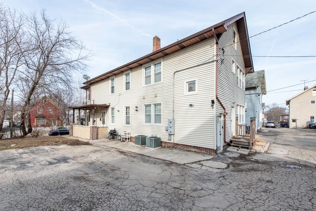 515 2nd Street 2, Waukegan, IL 60085