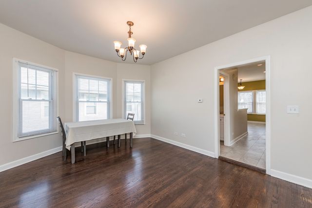 515 2nd Street 2, Waukegan, IL 60085