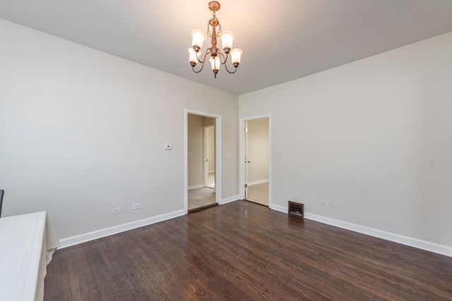 515 2nd Street 2, Waukegan, IL 60085