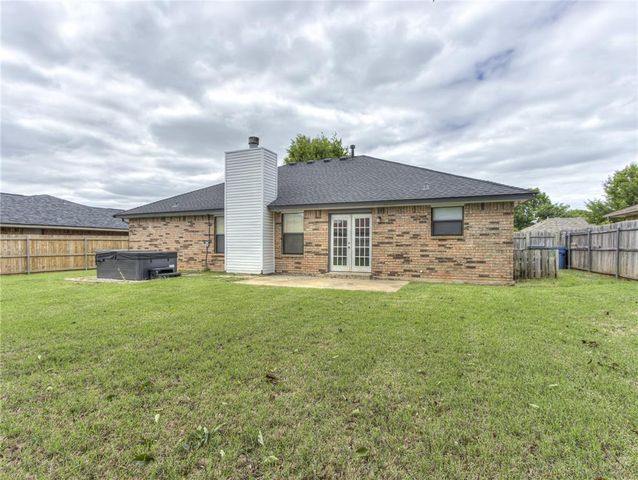 10508 Songbird Lane, Midwest City, OK 73130