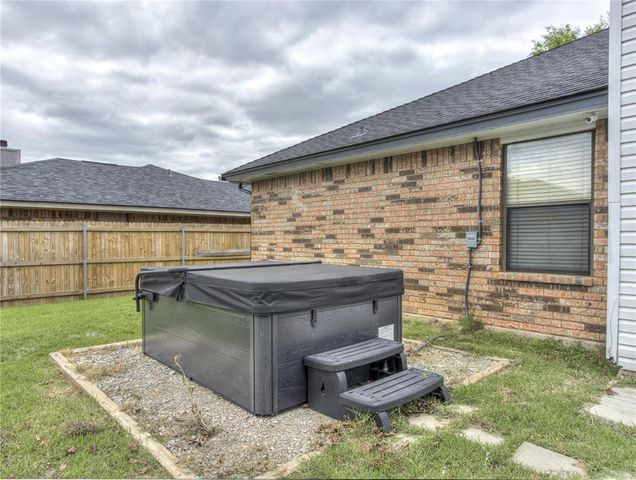10508 Songbird Lane, Midwest City, OK 73130