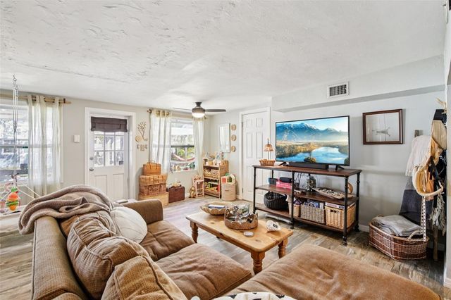 2818 11TH AVENUE W, Bradenton, FL 34205