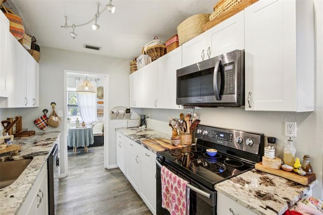 2818 11TH AVENUE W, Bradenton, FL 34205