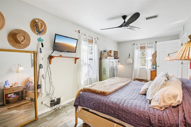 2818 11TH AVENUE W, Bradenton, FL 34205