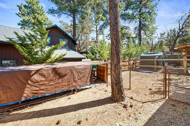 775 Riverside Avenue, Sugarloaf, CA 92386