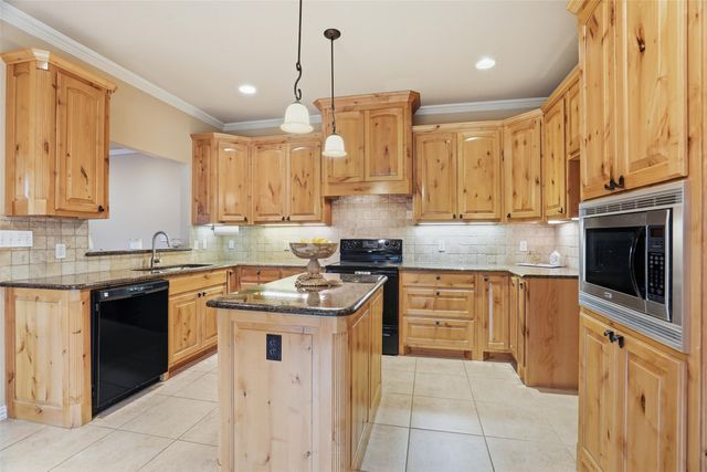 9420 Gleneagles Drive, Granbury, TX 76049