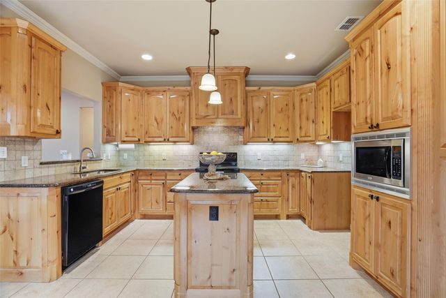 9420 Gleneagles Drive, Granbury, TX 76049