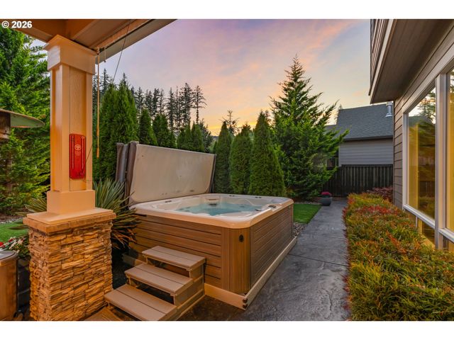 5780 Nw HOOD Loop, Camas, WA 98607