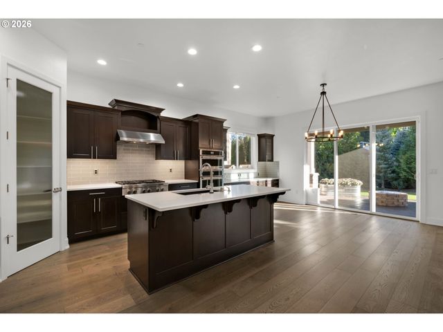 5780 Nw HOOD Loop, Camas, WA 98607