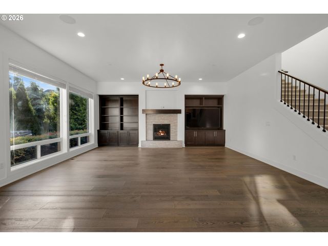 5780 Nw HOOD Loop, Camas, WA 98607