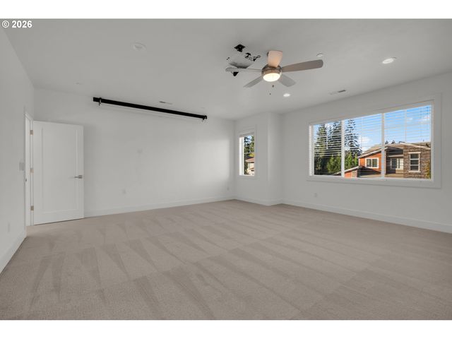5780 Nw HOOD Loop, Camas, WA 98607