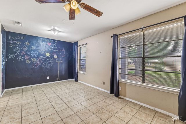 1905 N Van Buren Street, San Angelo, TX 76901