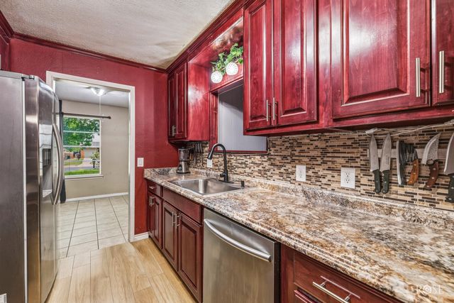 1905 N Van Buren Street, San Angelo, TX 76901