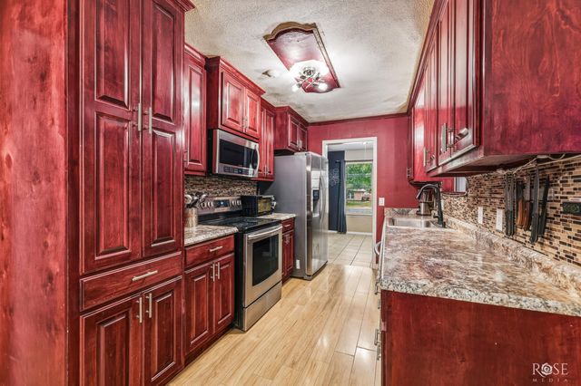 1905 N Van Buren Street, San Angelo, TX 76901