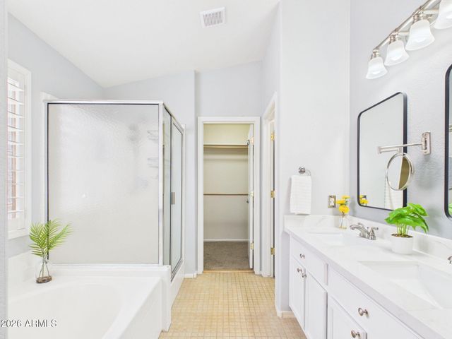 39852 N PARISI Place, San Tan Valley, AZ 85140