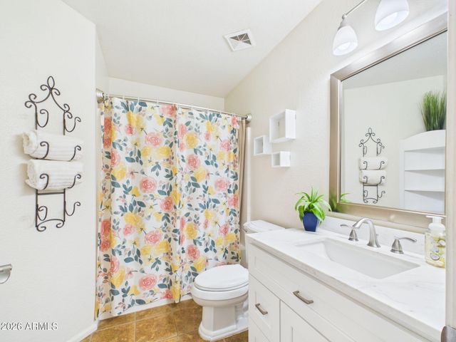 39852 N PARISI Place, San Tan Valley, AZ 85140