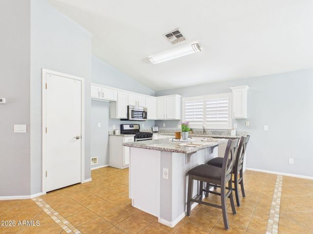 39852 N PARISI Place, San Tan Valley, AZ 85140