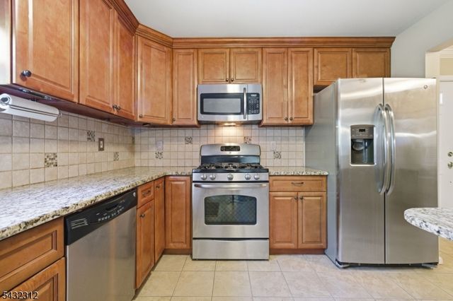 166 Vista Dr, Hanover Twp., NJ 07927