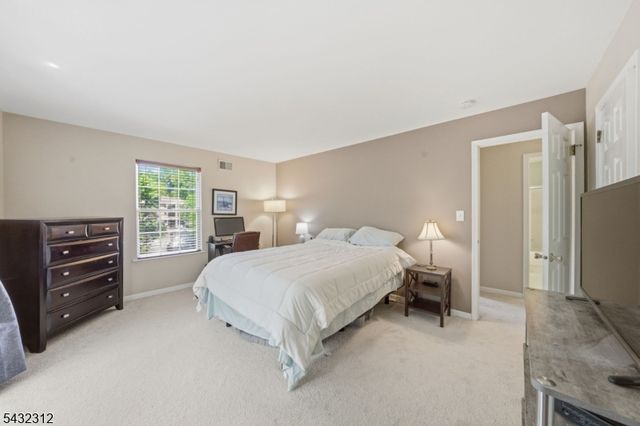 166 Vista Dr, Hanover Twp., NJ 07927