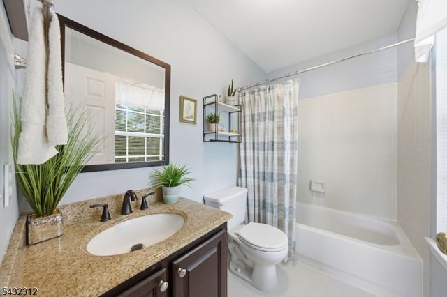 166 Vista Dr, Hanover Twp., NJ 07927