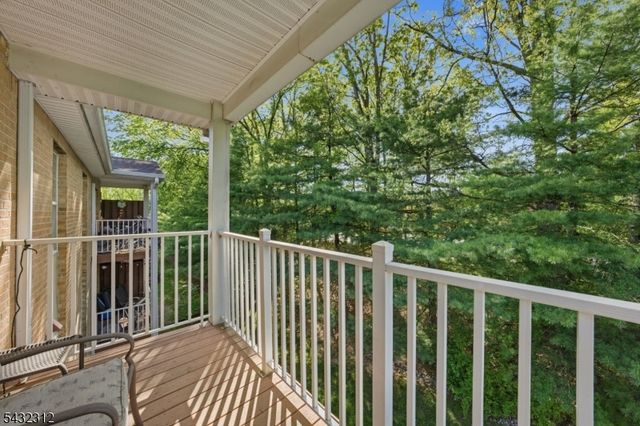 166 Vista Dr, Hanover Twp., NJ 07927