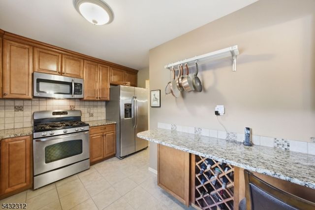 166 Vista Dr, Hanover Twp., NJ 07927