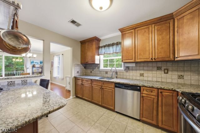 166 Vista Dr, Hanover Twp., NJ 07927