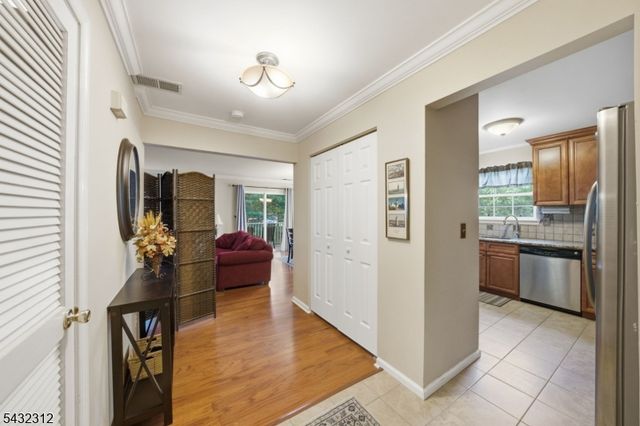 166 Vista Dr, Hanover Twp., NJ 07927