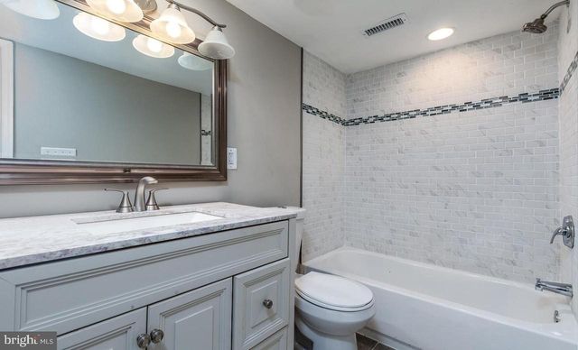 14 S EAST AVE, Baltimore, MD 21224