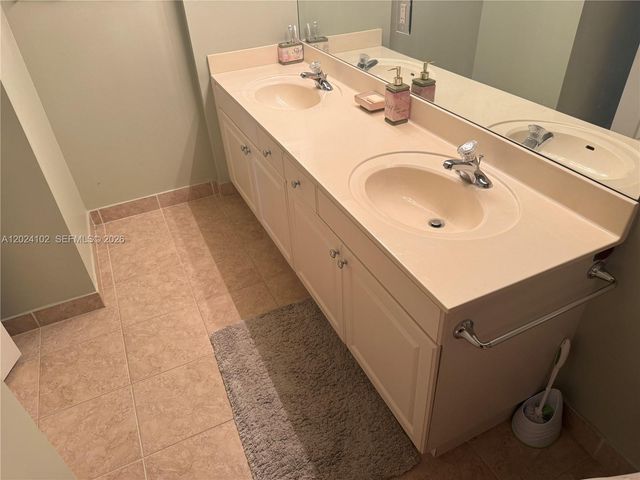 619 E Sheridan St 203, Dania Beach, FL 33004