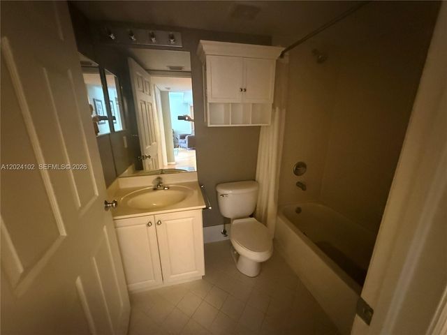 619 E Sheridan St 203, Dania Beach, FL 33004