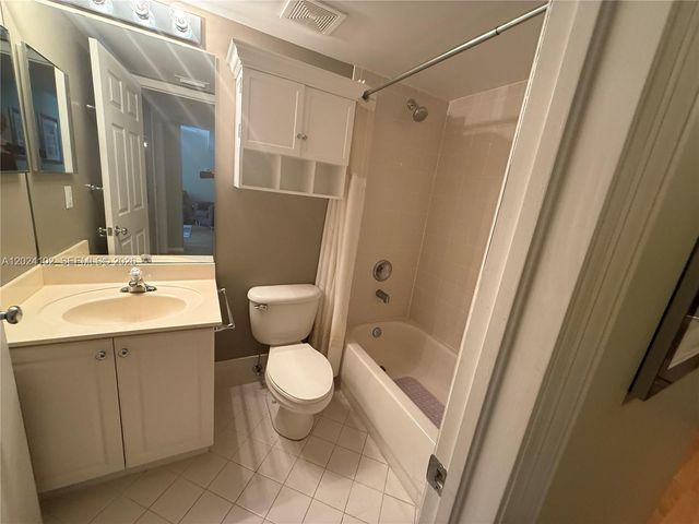 619 E Sheridan St 203, Dania Beach, FL 33004