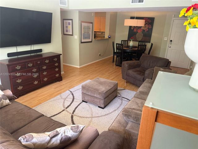 619 E Sheridan St 203, Dania Beach, FL 33004