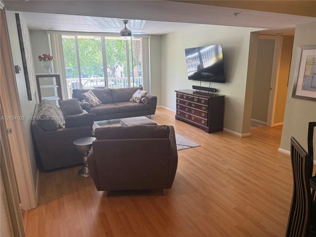 619 E Sheridan St 203, Dania Beach, FL 33004