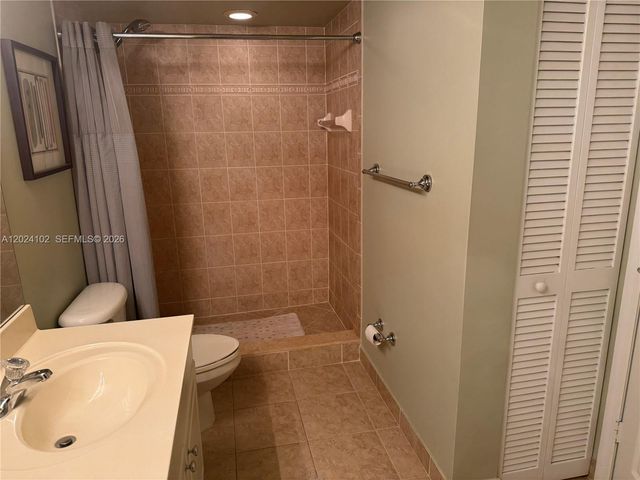619 E Sheridan St 203, Dania Beach, FL 33004