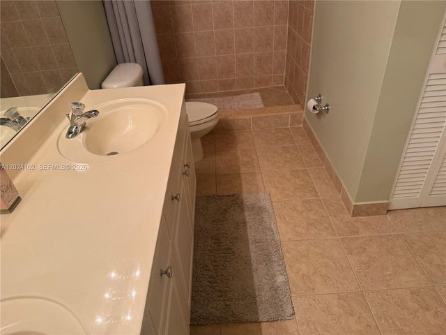 619 E Sheridan St 203, Dania Beach, FL 33004