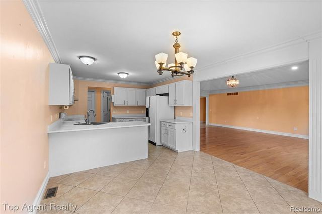 53260 Villa Rosa Drive, Macomb, MI 48042