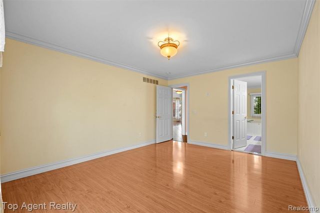 53260 Villa Rosa Drive, Macomb, MI 48042