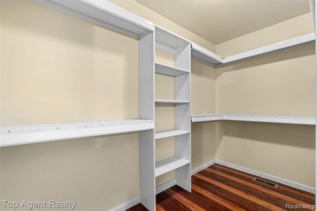 53260 Villa Rosa Drive, Macomb, MI 48042