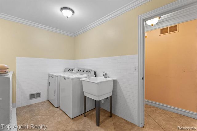 53260 Villa Rosa Drive, Macomb, MI 48042