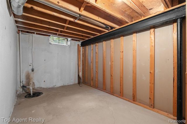 53260 Villa Rosa Drive, Macomb, MI 48042